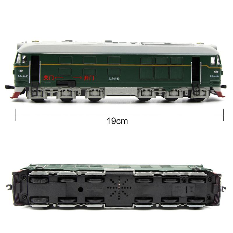Legierungslokomotivmodell Akustooptischer Rückprall Klassisches grünes Lederzugmodell Kinderspielzeugautogeschenk