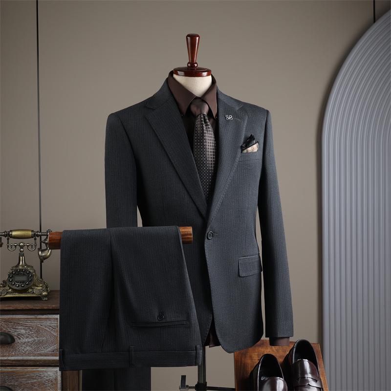 Plus Size Men's Striped Business Casual Wedding & Formal Suit Set