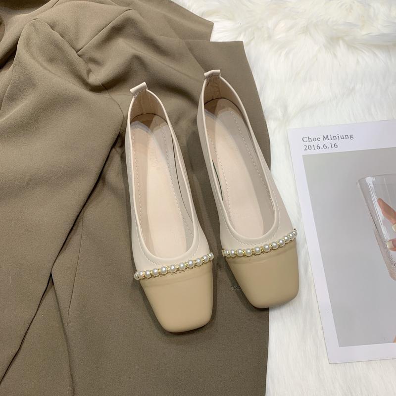 Spring 2025 New French Square Head Single Shoes Women's Low Heel Night Wind Fairy Shoes Light Mouth Soft Leather Retro Grandma Shoes