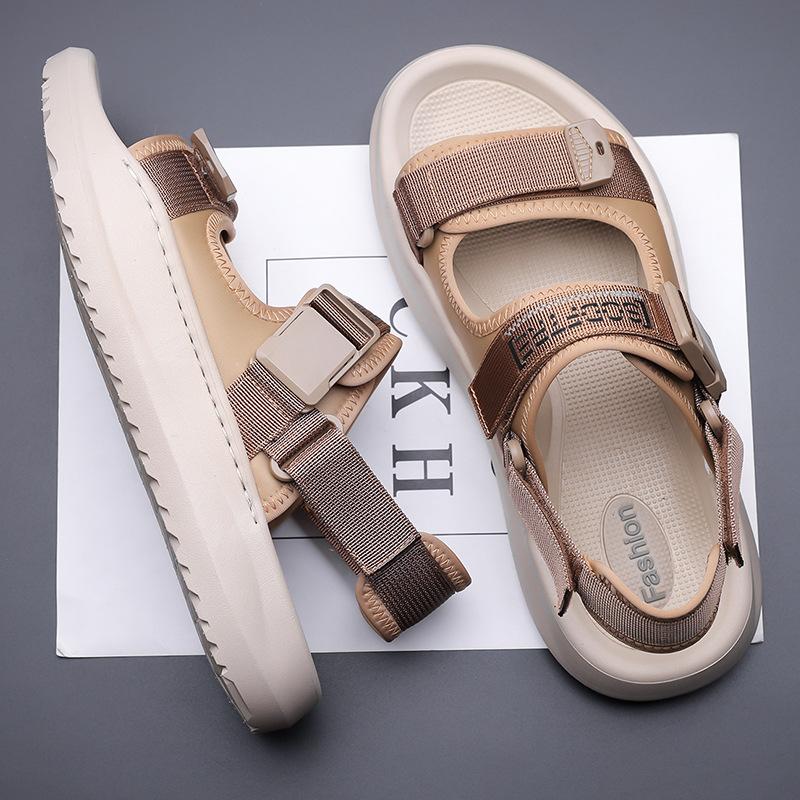 Men's Slippers Are Fashionable and Casual In Summer, Comfortable and Soft-soled To Wear Outside, and Dual-purpose Beach Shoes Are Cool and Versatile.