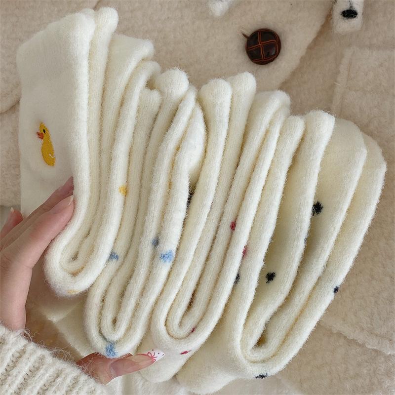Meias grossas de tornozelo para outono e inverno, cor creme, de lã australiana, com bordado de patinho amarelo de desenho animado, macias e quentes para dormir em casa