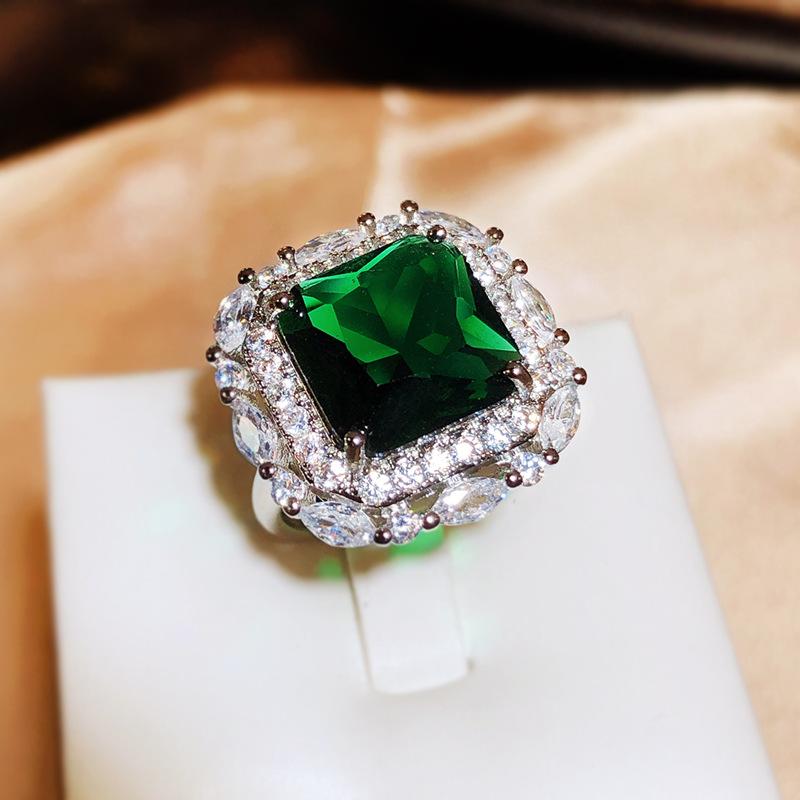 Luxuriöser Damenring mit brillantem Zirkonia, Hochzeitstag, Ring, Geschenk, weibliches elegantes Zubehör, Statement-Schmuck