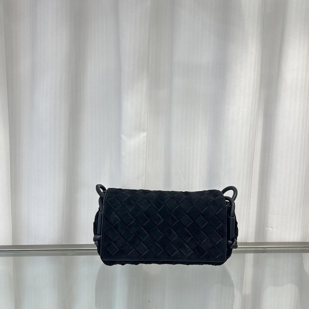 Sac bandoulière carré rétro en cuir de vachette dépoli avec bandoulière réglable