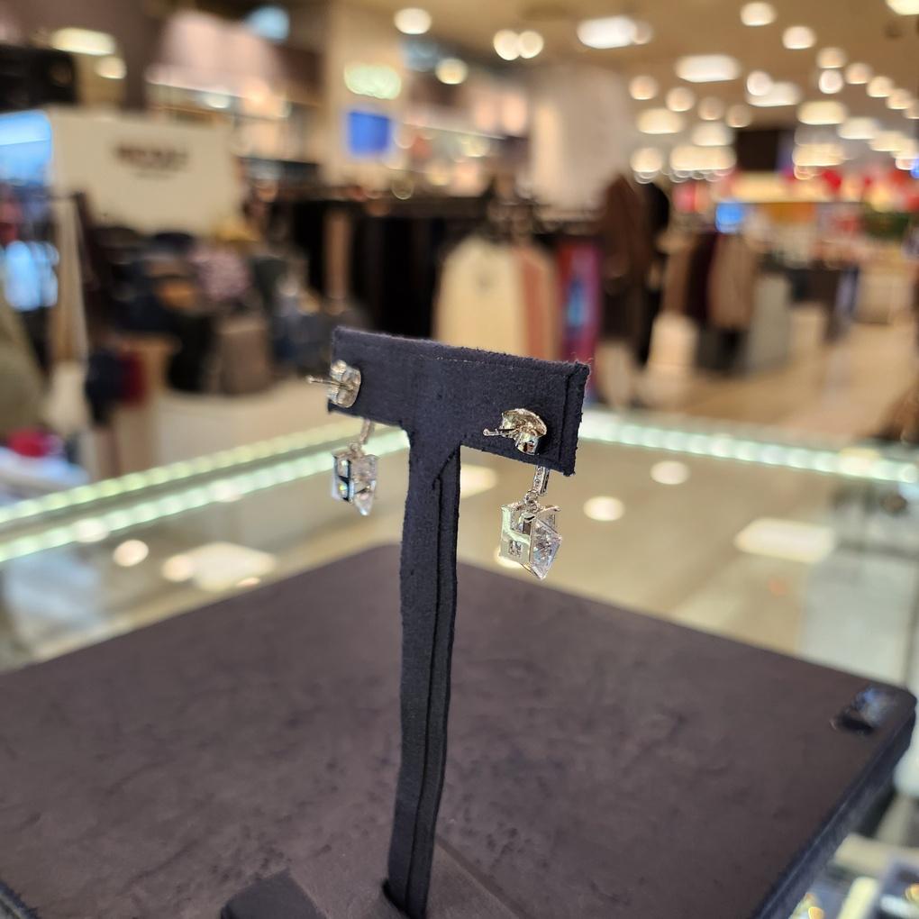 ARTRIA H Square Cubic E Crystal Earrings AlJTOERDG0012WHF
