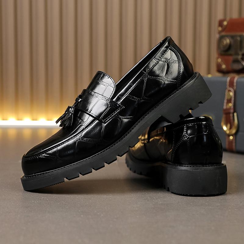 Fashion Brand Business Low Heeled Leather Casual Shoes Tassel Loafers Men's Thick Soled Shoes Man Moccasin Handmade Dress Slip on Shoes