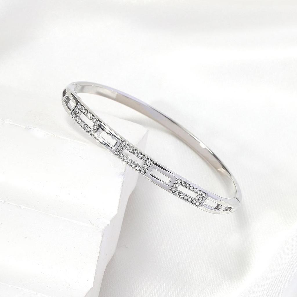 Autumn Hollow Design Diamond-Set Square Bangle: Women's Versatile Openable Bracelet