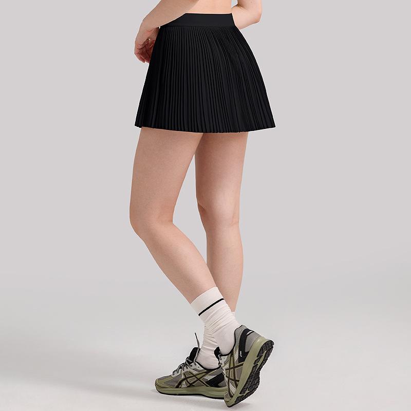 "Breezy, hip-covering athletic skirt: slimming, pleated design for outdoor fitness, tennis, and yoga."