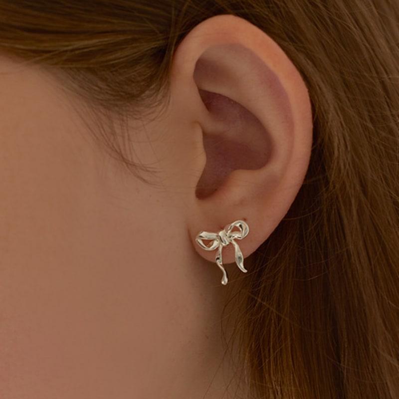 Lewe Wavy ribbon earring