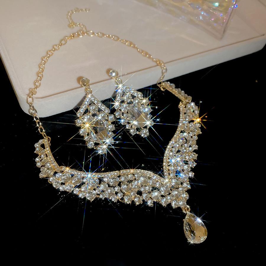 European Rhinestone Flower Earring & Necklace Set: Luxury Geometric Design for Women