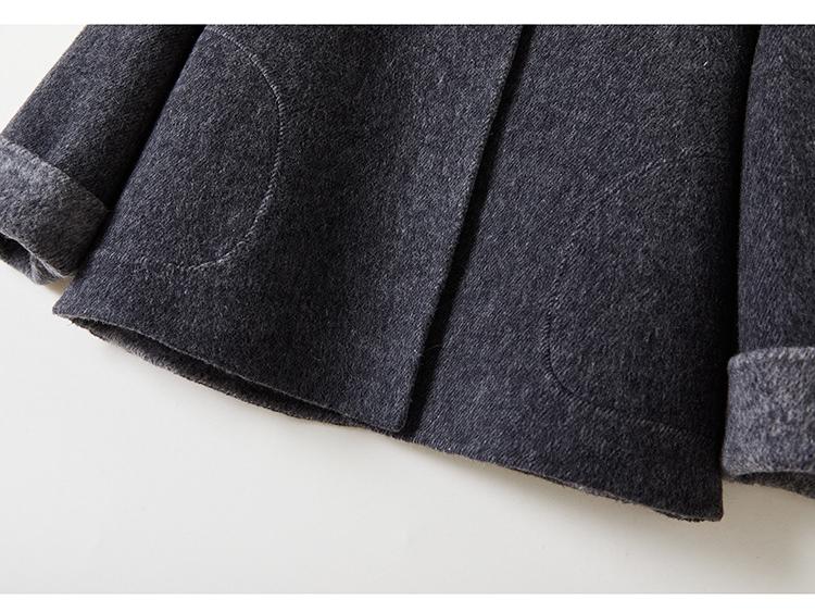 Damski dwustronny płaszcz wełniany z okrągłym dekoltem i zapięciem na żabki - design z francuskim temperamentem na jesień/zimę 2025