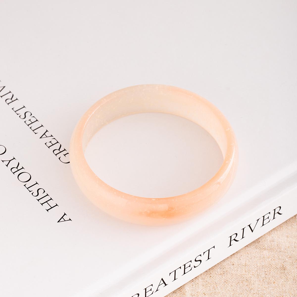 Gradient Acrylic Round Bracelet: Simple, Versatile European-American Design