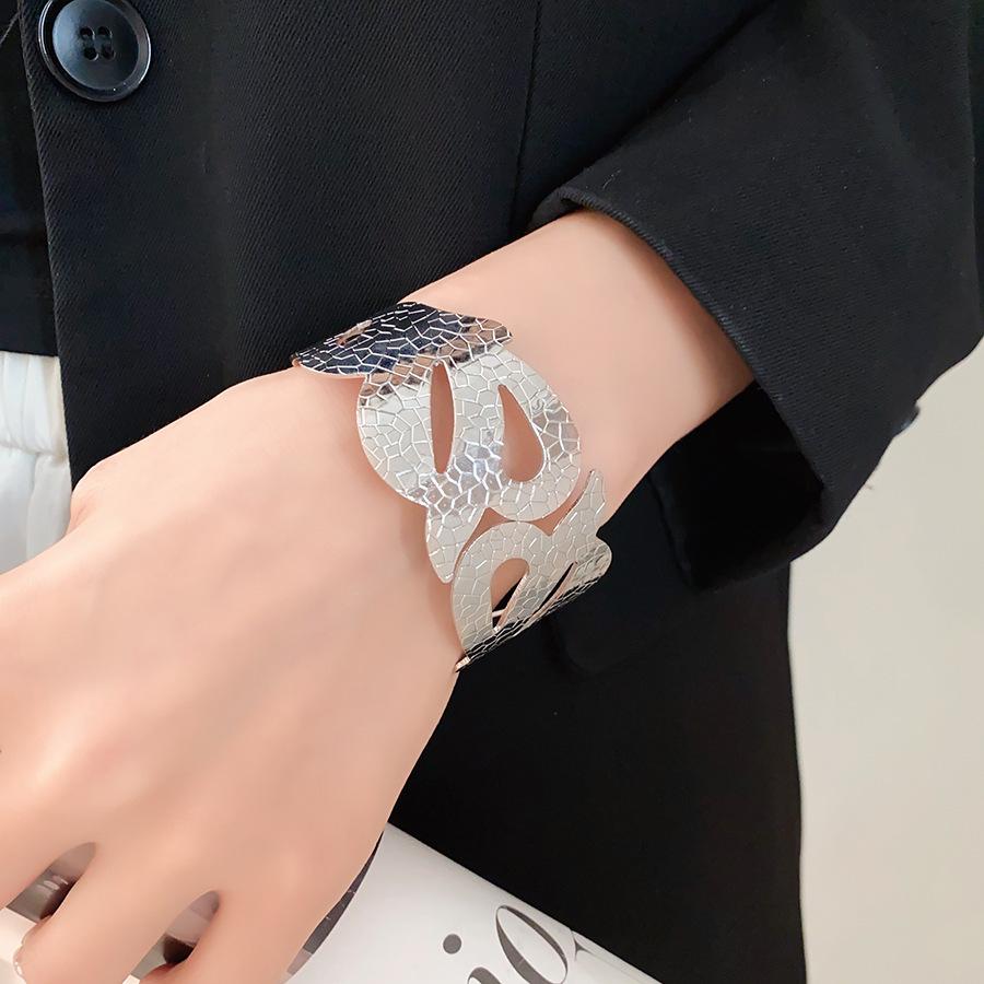 Minimalist Metal Grid Bracelet - European & American Fashion Niche, High-end Style Hand Jewelry