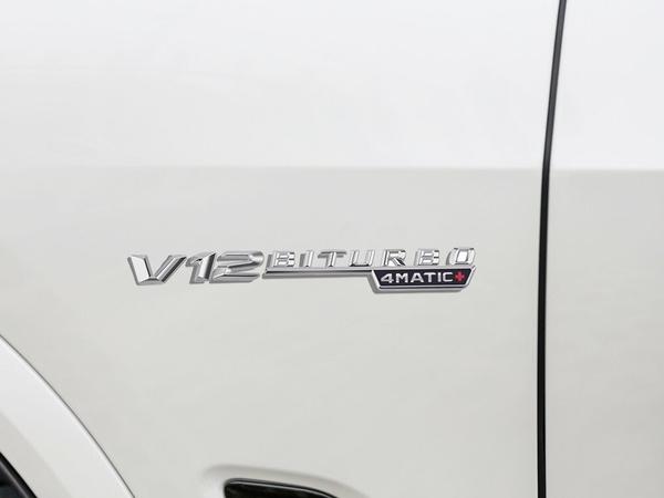 2pcs V12 BITURBO 4MATIC Logo Letters Sticker For C E S G Class SL ML W221 W205 W210 W211 W212 Fender Badge Decal