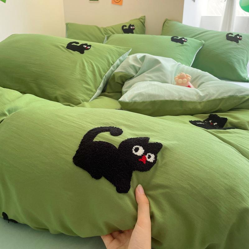 Class A bedding four-piece set solid color cotton cartoon towel embroidered quilt cover skin-friendly washed cotton student dormitory cute kit