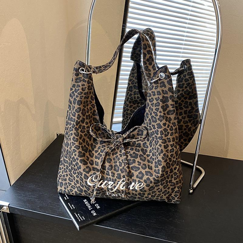 

Large capacity leopard print tote bag women s new lazy style versatile casual shoulder bag class commuter bag темный кофе