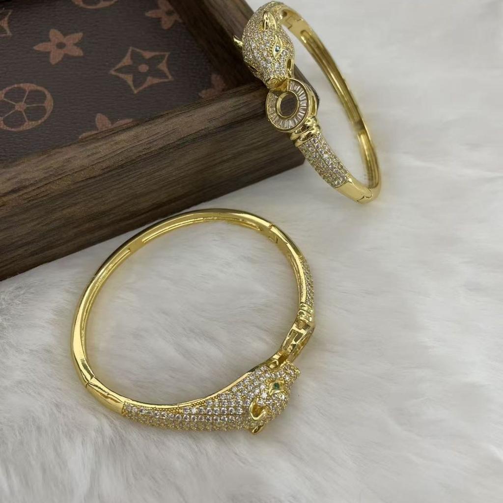 Übertriebene Unregelmäßigkeit Fortgeschrittenes Offenes Armband Mode Zirkon Leopard Kopf Armband