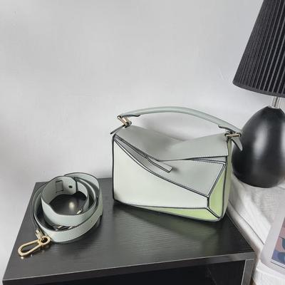 Borsa a mano in pelle a contrasto geometrico - Borsa a spalla e a tracolla in morbida pelle bovina da donna 2024