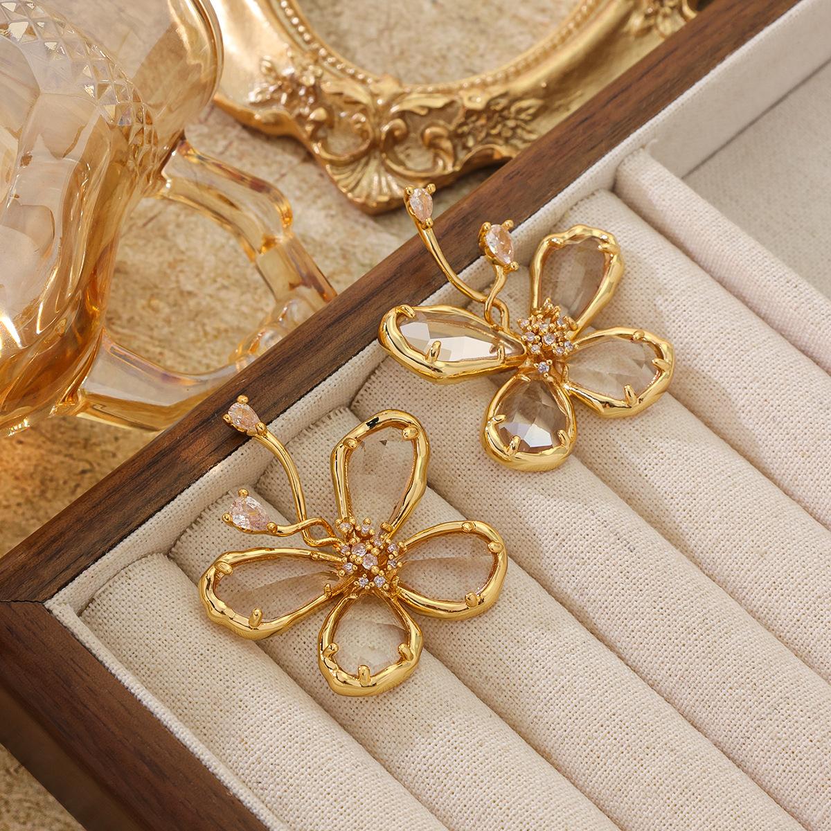 Luxurious Flower Gold With Green Three-dimensional Cut Glass Art High-end Earrings