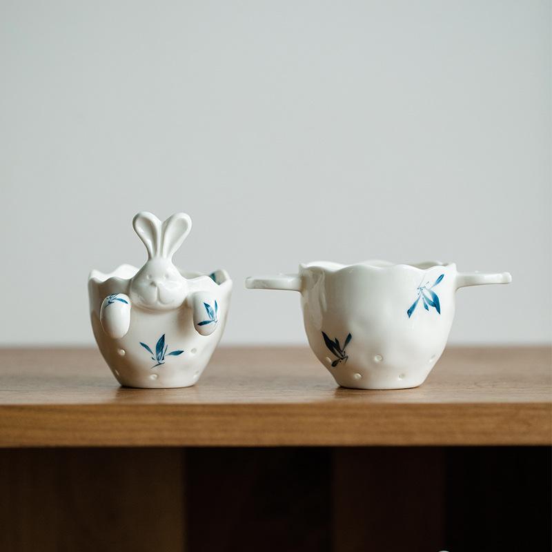 Ceramic Butterfly Rabbit Tea Filter – Hand-Painted Creative Tea Separator for Kung Fu Tea