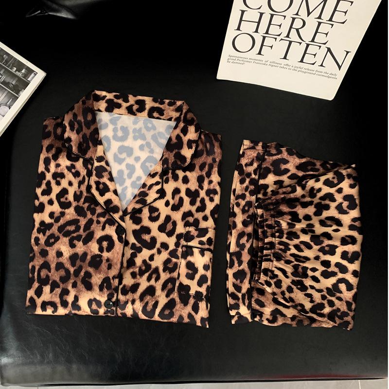 Luxury Leopard Print Pajamas Women'S Ice Silk Summer Thin Short-Sleeved Shorts Silky Smooth Cardigan Style Can Be Worn Outside Loungewear