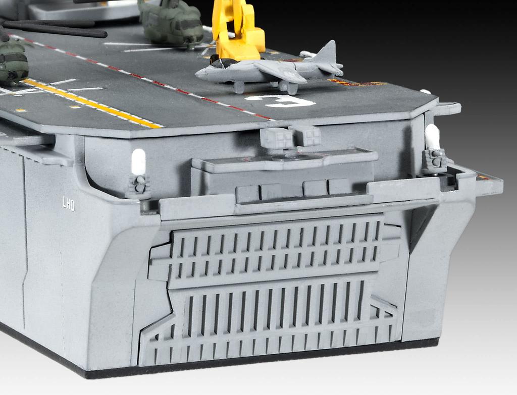 Revell 1/700 Scale US Navy Wasp-class Amphibious Assault Ship Plastic Model Kit 05178, Molded In Color