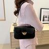 New Trendy Retro Messenger Bag Niche Design Shoulder Armpit Bag 2025 Summer Simple Fashion Small Bag Women