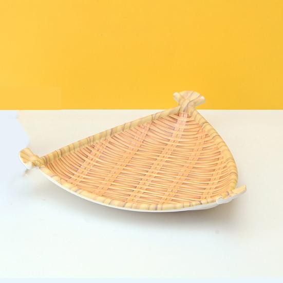 Talíř z imitace bambusu Kulaté hladké okraje Snadno se čistí Talíř odolný vůči vysokým teplotám Ručně tkaný podnos na občerstvení