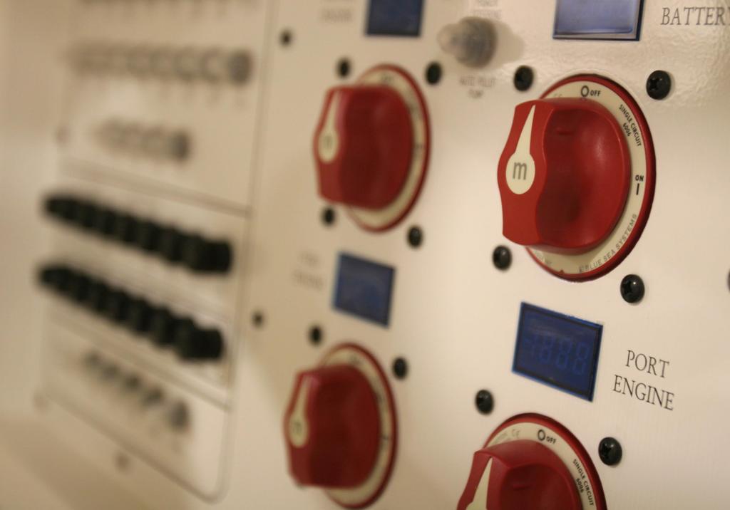 Blue Sea 6006 m-Series (Mini) Switch Single Circuit ON-OFF Red [6006]