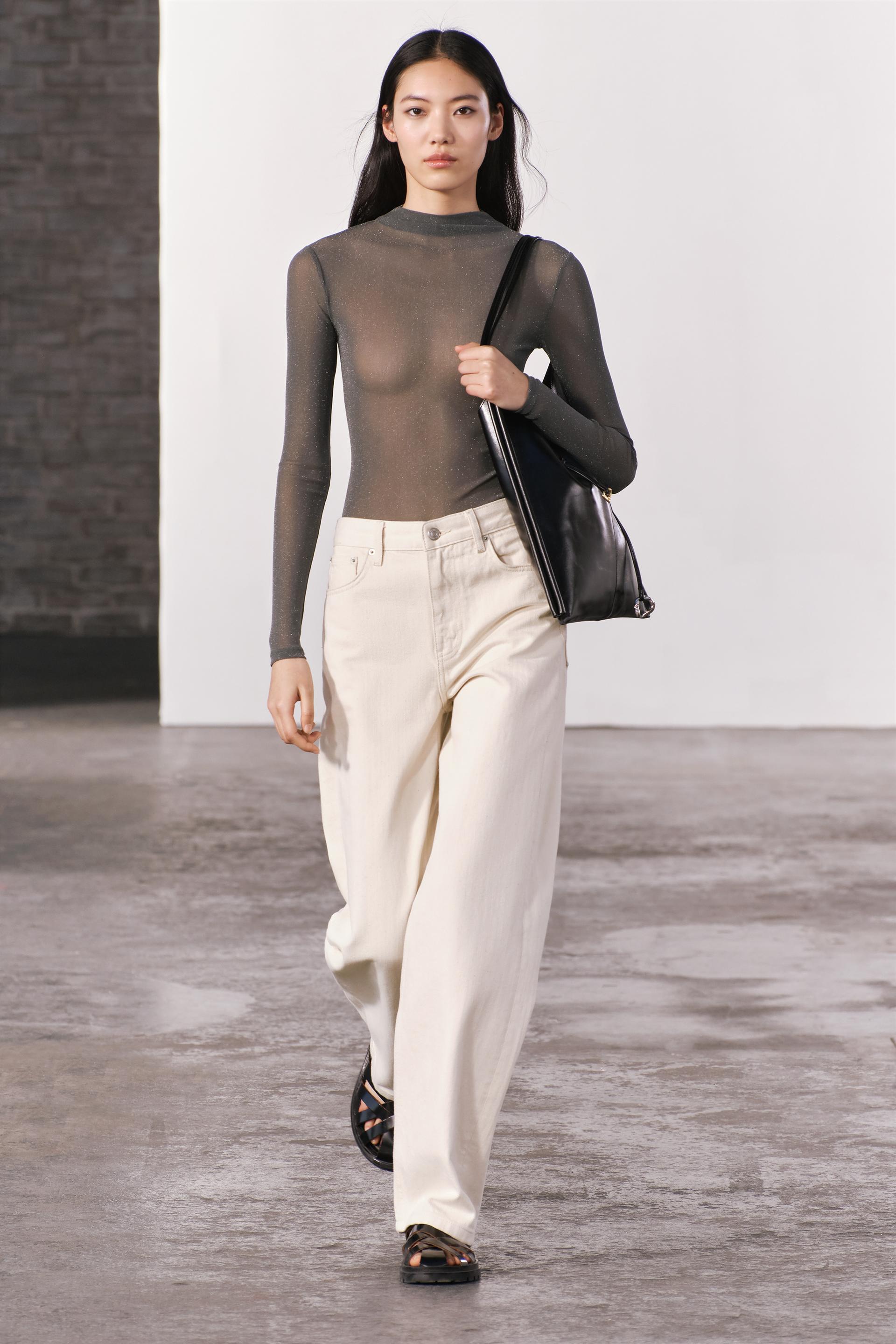 

БОДИ ИЗ СМЕСИ ПОЛИАМИДА С МЕТАЛЛИЧЕСКОЙ НИТЬЮ