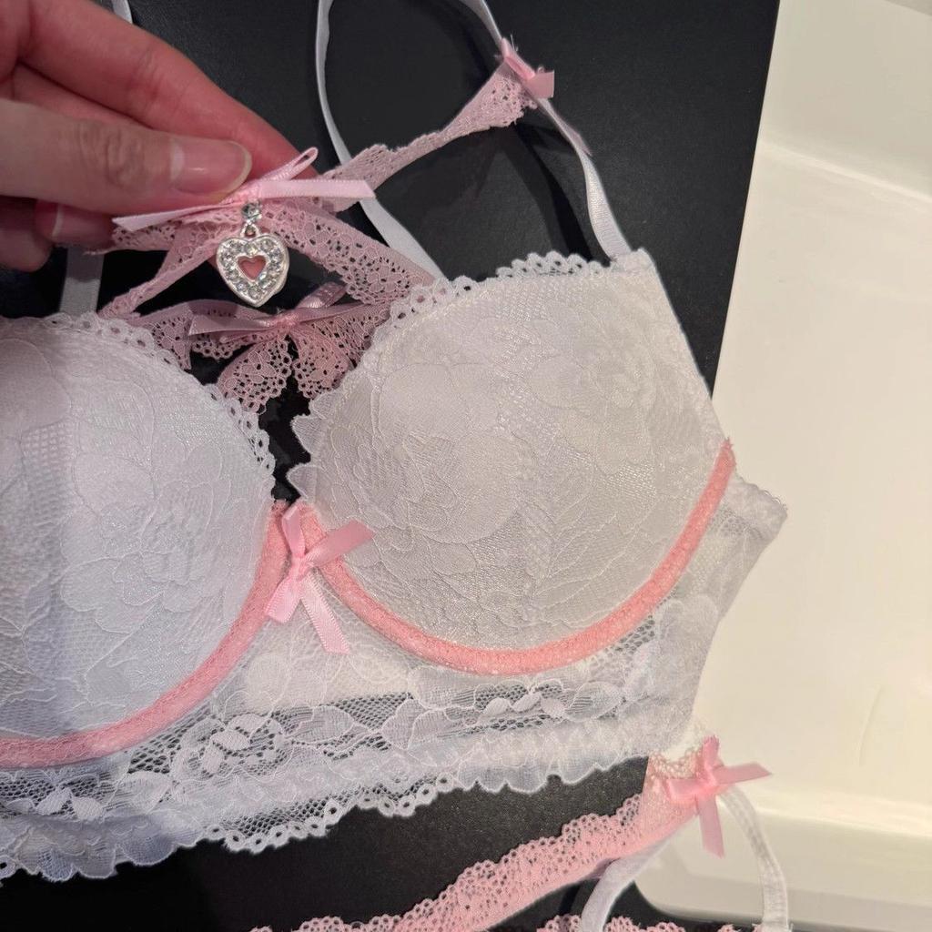 Sexy Women Bras Lace Cross Heart Underwear Hollow Out Lingerie For Female Black Bras Push Up Underwear Fashion Lady Bras