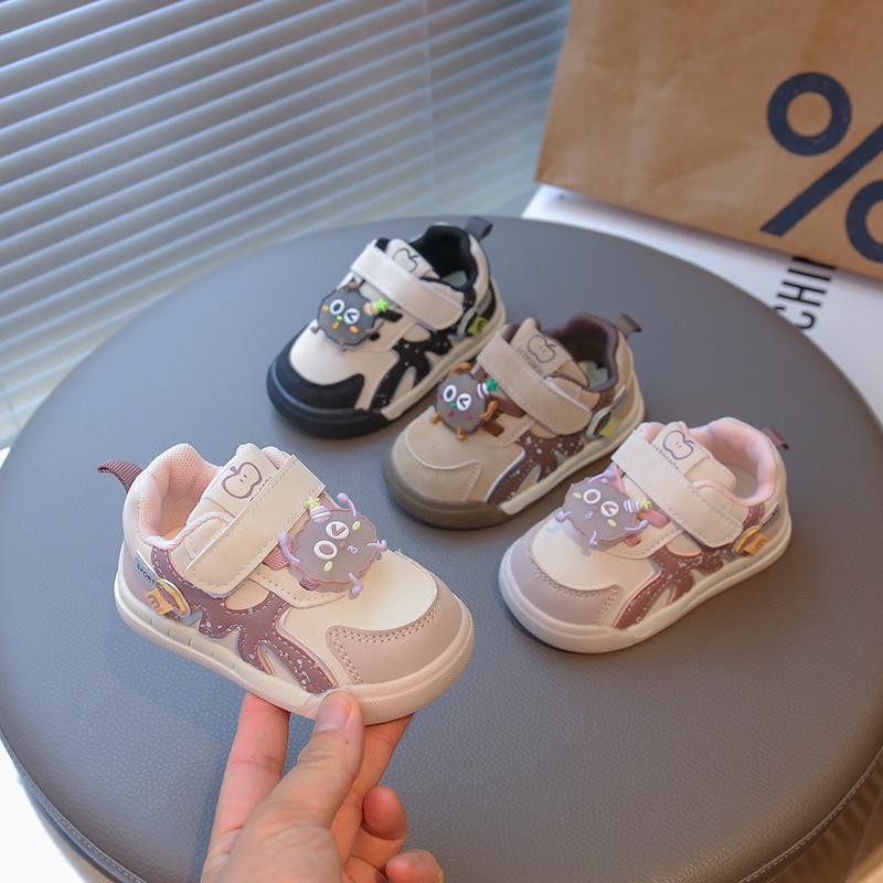 Rutschfeste Baby Frühling und Herbst neue Kindergarten Baby weiche Sohle 1-6 Jahre alt Lederoberfläche schmutzabweisende Kinderschuhe Jungen