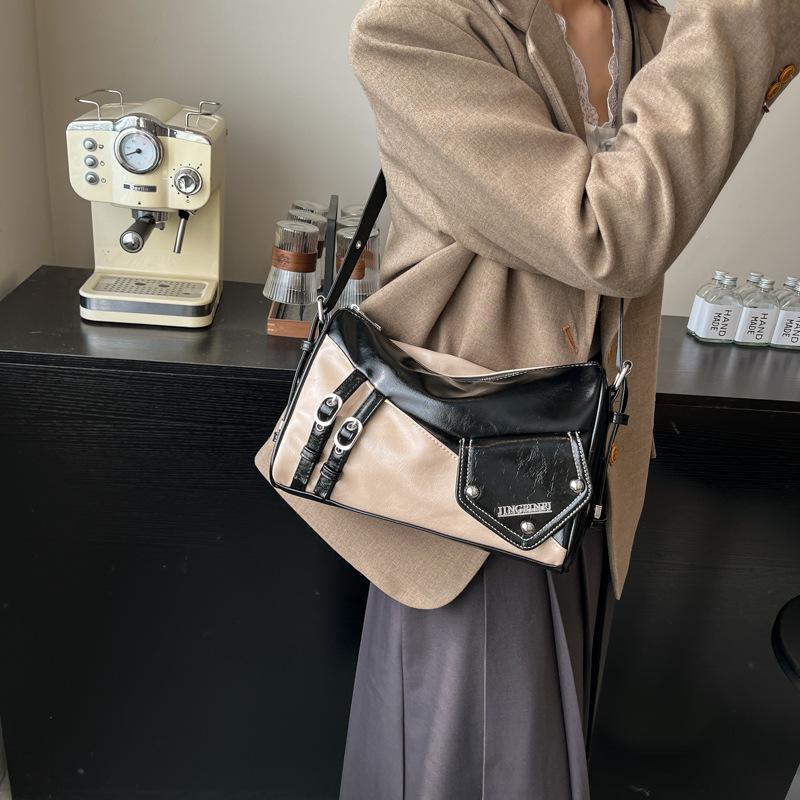 Autumn and winter retro niche underarm bag women's bags2025 new contrasting color pillow bag simple large-capacity messenger bag