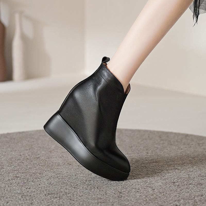 12Cm ultra-high heel leather inner height-increasing short boots 2025 autumn and winter new pointed-toed thick-soled British V-mouth Chelsea boots