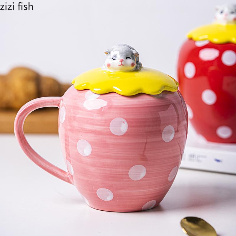 Creative Strawberry Shaped Ceramic Mug Cute Coffee Mug with Lid Afternoon Tea Milk Cup Juice Cup Beverage Cups Home Water Cup