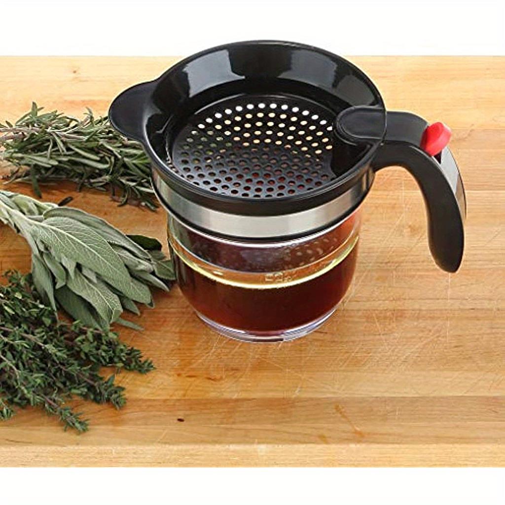 4 Cup Plastic Fat Separator with Easy Bottom Release, Strainer for Gravy, Soups ,Sauces, Fat Free Broth Maker