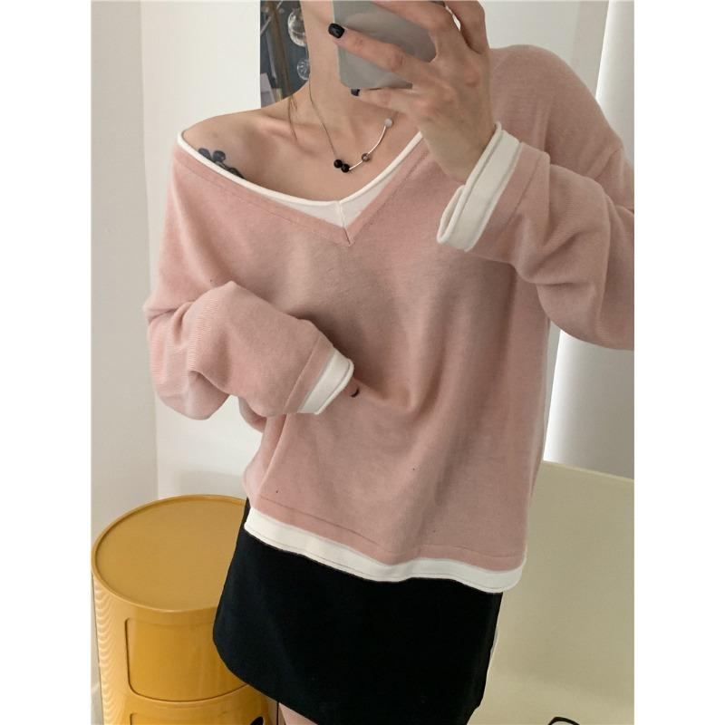

Fake two V-neck knitted sweater bottoming sweater autumn and winter new loose and lazy inner with gentle pullover sweater women One Size