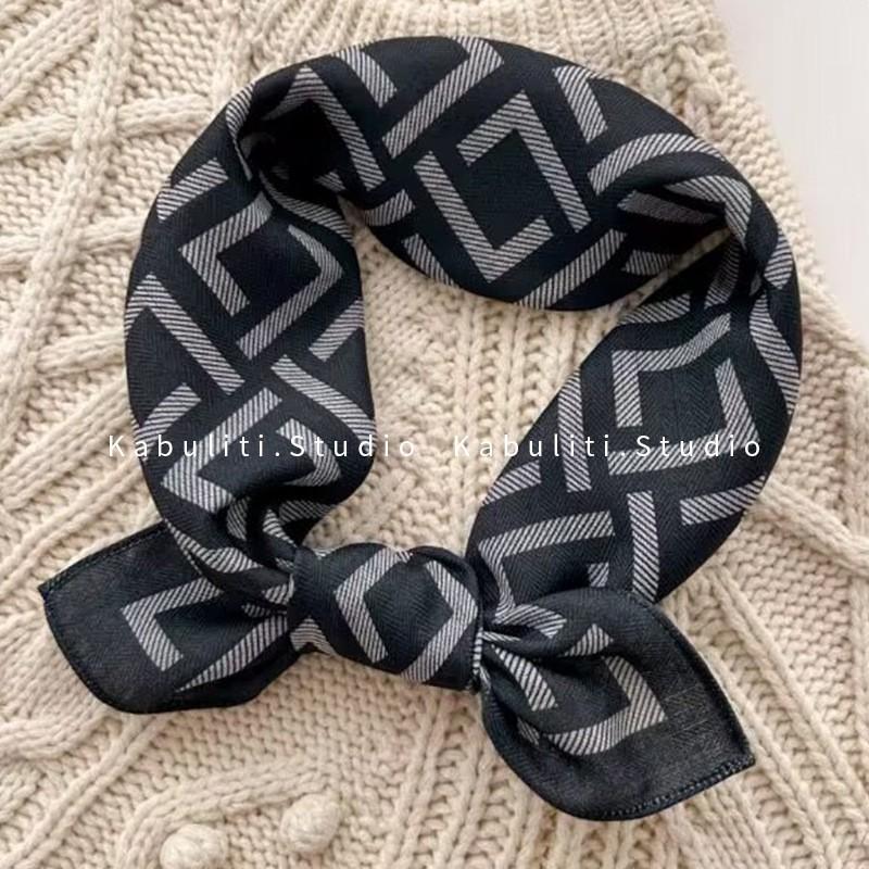 70x70cm Lightweight Square Scarf Women Vintage Black Floral Print Silk-Feel Neck Wrap UV Protection Stylish Accessory
