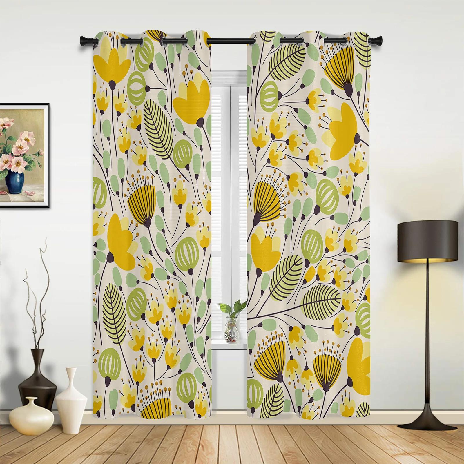 Желтые шторы с геометрической цветочной текстурой для спальни — фото 3