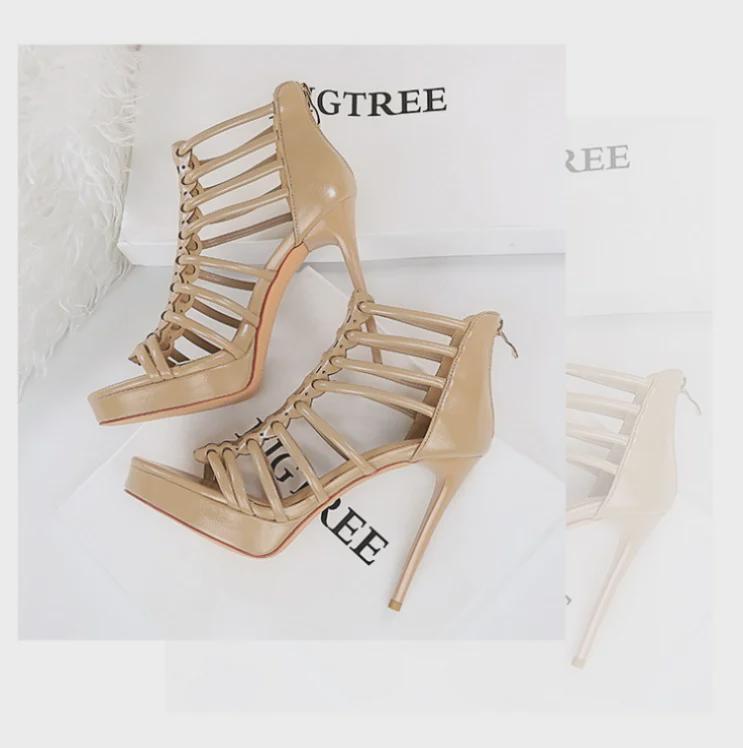 929-13 Sandals (Sold Out, No Restock)