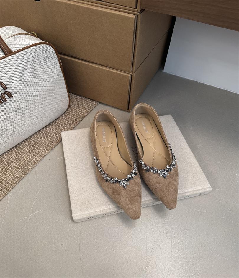 

Rhinestone chain grandma shoes 2025 new soft-soled temperament pointed head shallow mouth spring and autumn models celebrity commuting versatile 39 хаки