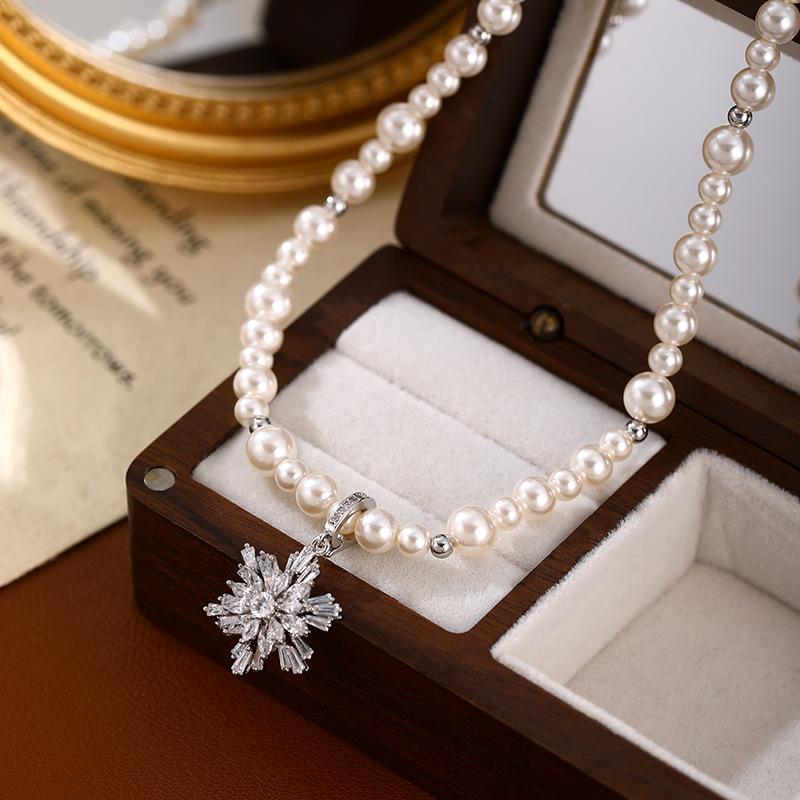 Hochwertige Schneeflocken Zirkon Perlenkette Leichter Luxus Nischendesign Schmuck Damen High-End Gefühl Schlüsselbeinkette Accessoires Halskette