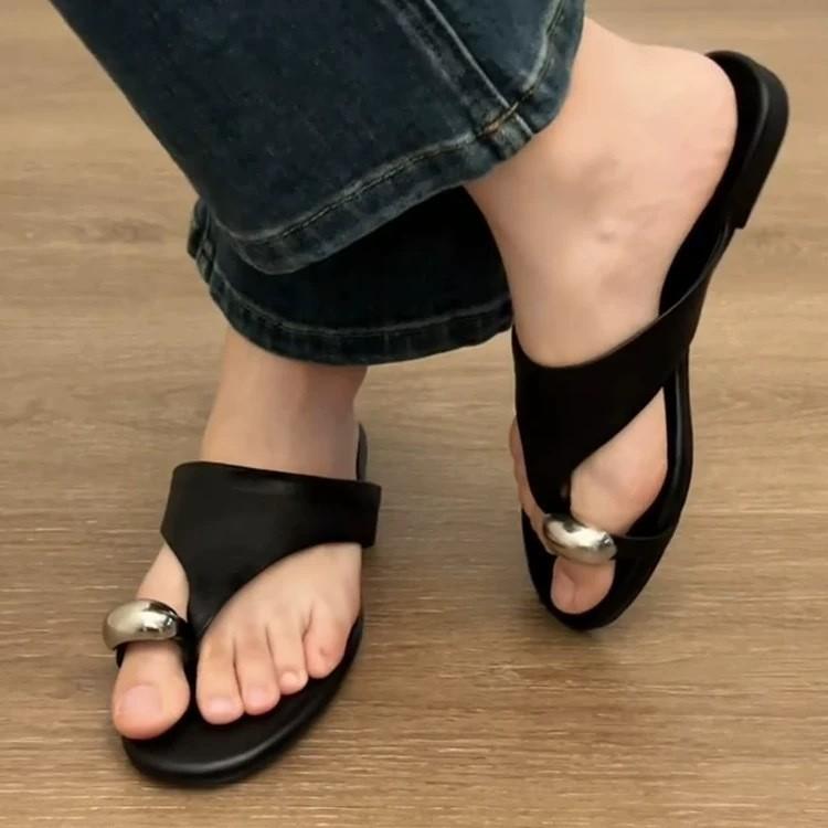 Sheepskin metal set toe flip-flops women wear new fashionable flat-bottomed cool slippers