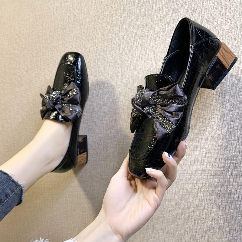 

Ветер маленькие кожаные туфли женские весна новые универсальные туфли с квадратным носком толстый каблук одинарные туфли женские 38