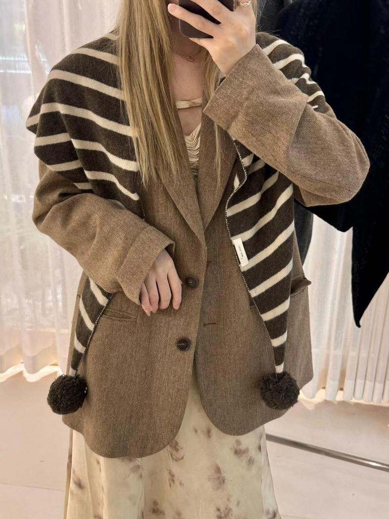 Japanese Handmade 100% Wool Striped Triangle Scarf: Versatile Christmas Shawl & Neck Warmer.