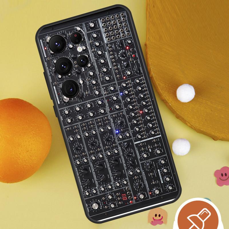 Vintage Synth Synthesizer Phone Case For Samsung Galaxy S25 Ultra S24 S23 S22 Ultra S9 S10 S20 Plus S21 FE Funda Cover