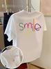 Kleurrijk Lachend Smiley Gezicht Grafisch T-shirt Casual Ronde Hals Korte Mouw Top Voor en Achter Print Blij Positieve Slogan Tee