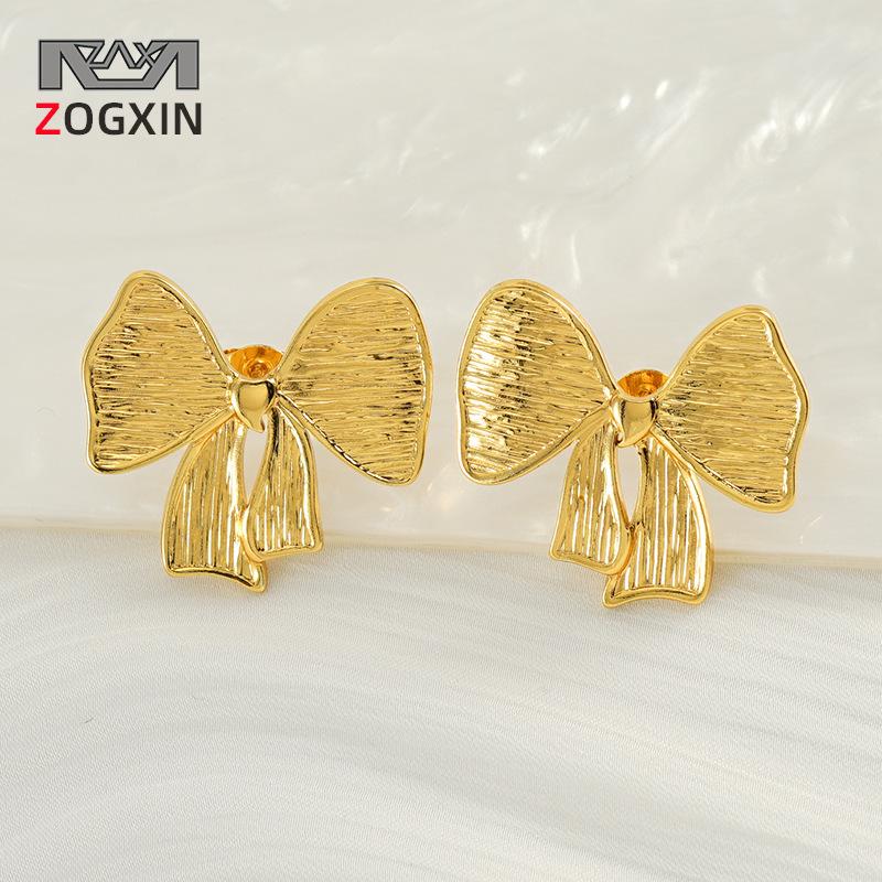 

Elegant 18K Gold Titanium Steel Bow Stud Earrings for Women - European & American Style