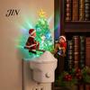 Kleiner Raum Nachtlicht Weihnachten Stecker-LED-Licht, Harz Leuchtender Baumlampe mit Kinder Rentierförmigem Wippen-Design, Wanddekor für Schlafzimmer Flur,