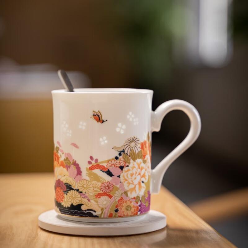 Jingdezhen Linglong Porcelain Flower Border Tea Mug with Spoon