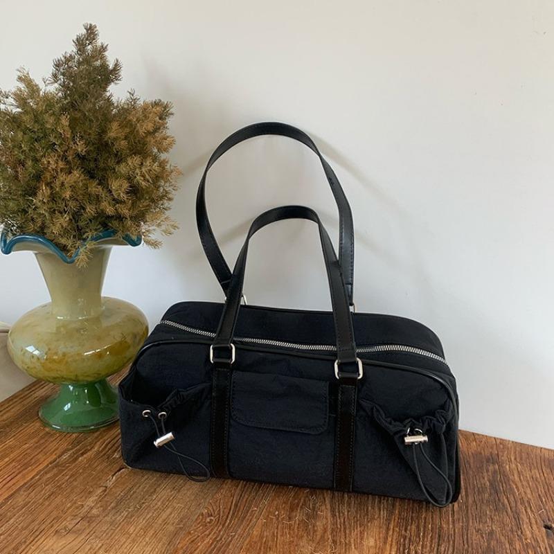 A Niche Lightweight Hand-held Armpit Bag with A Large Capacity Versatile Pillow and Single-shoulder Bag